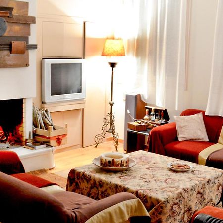 Elegant Stone Mansion In Historic Mystras Apartment Bagian luar foto