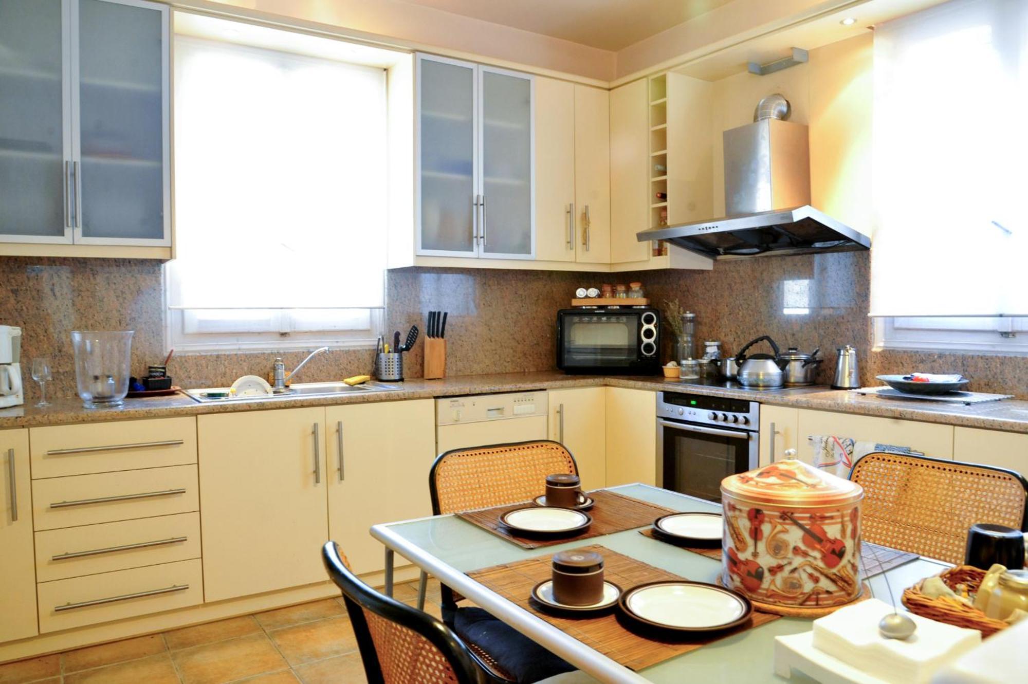 Elegant Stone Mansion In Historic Mystras Apartment Bagian luar foto